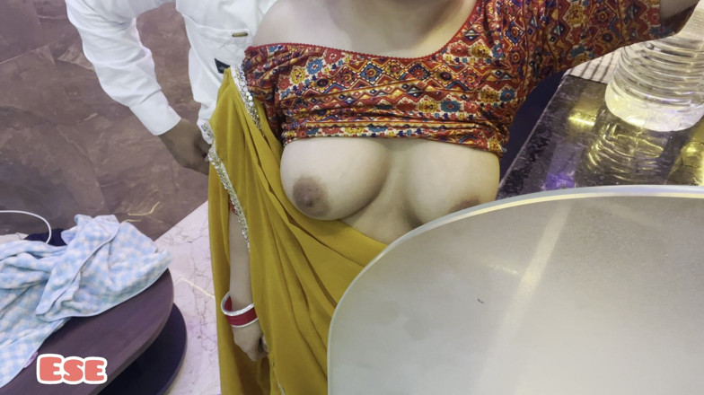 Sammy Sins: Ateşli ve seksi hizmetçi mutfakta sikiliyor