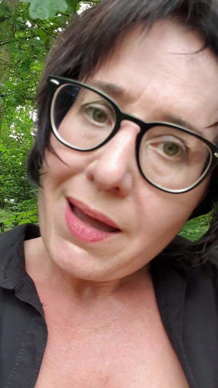 JulieEroticDress: Squirt and Orgasm with Nettles
