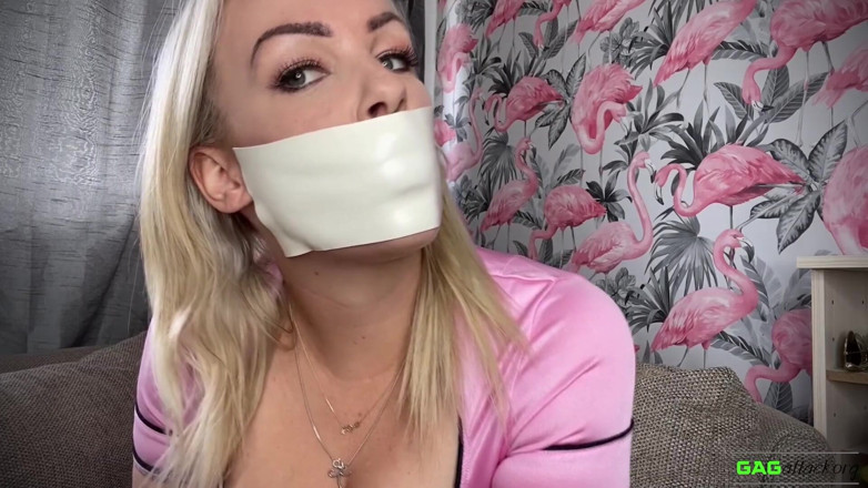 Gag Attack: Penny Lee - Microfoam zelfknevel