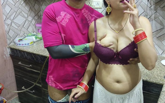 Horny couple 149: Indian Desi Bhabhi Fucked Hard by Her Devar in Kitchen...