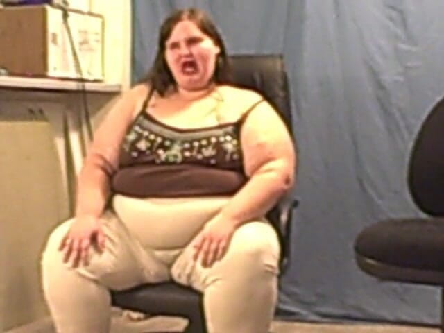 BBW nurse Vicki adventures with friends: Ssbbw Angie chewing and blowing gum for you