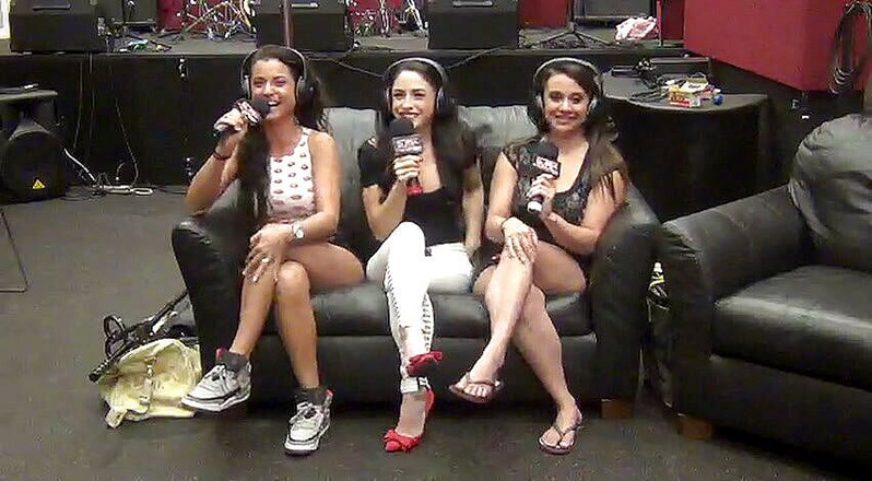 RWG Plus: Raunchy的直播性爱表演 第2部分