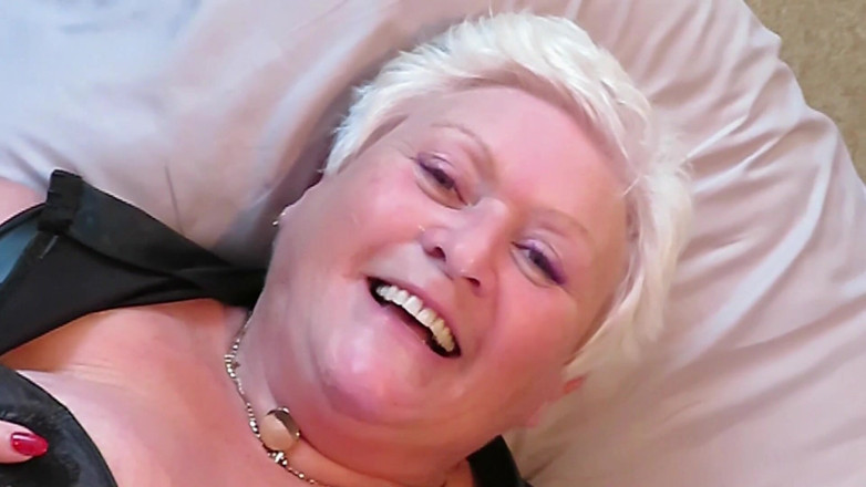 Uk Joolz: Mmmmm I Get My Reward