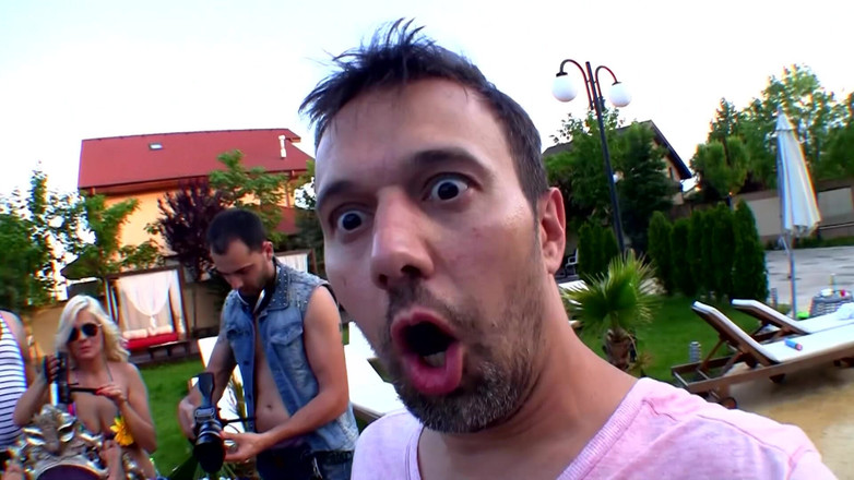 Fuck Cumshot Party: 户外双插群交狂野性爱