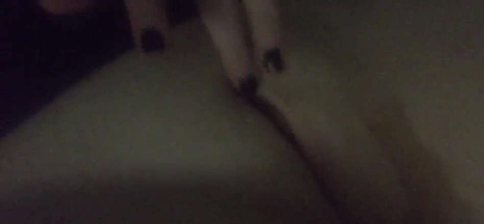 Hunnybrat: Güzel Tıraşlı Amcığımla Oynuyorum