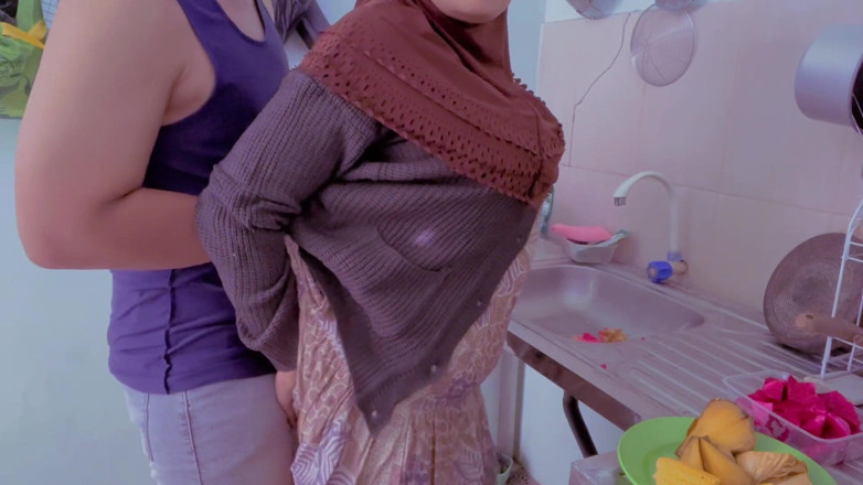 Nadalyne: Budhe Cooking Harassed by Naughty Stepbrother