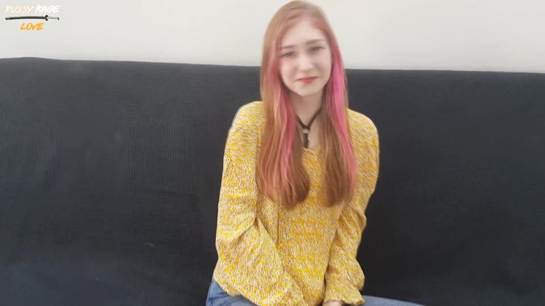 Your Naked Dream: Casting gadis berambut merah muda dengan jeans - persetubuhan mulut yang...