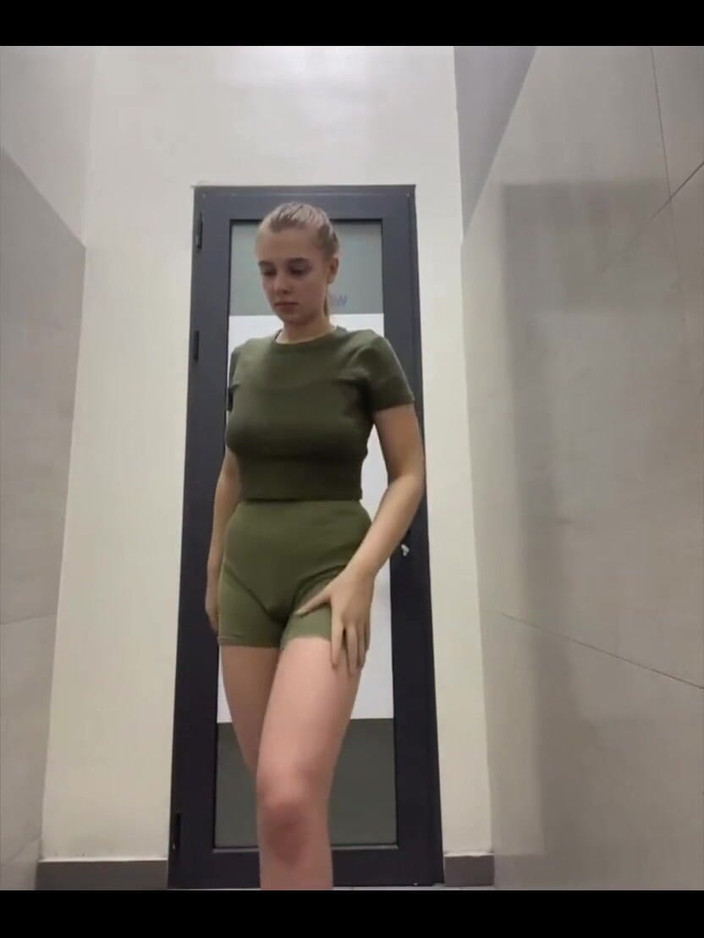 JuiceLussie: Extrem fingersättning anal så het