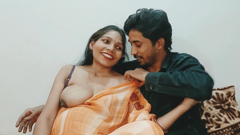 Kavend91: Desi ciężarny sąsiad Bhabhi