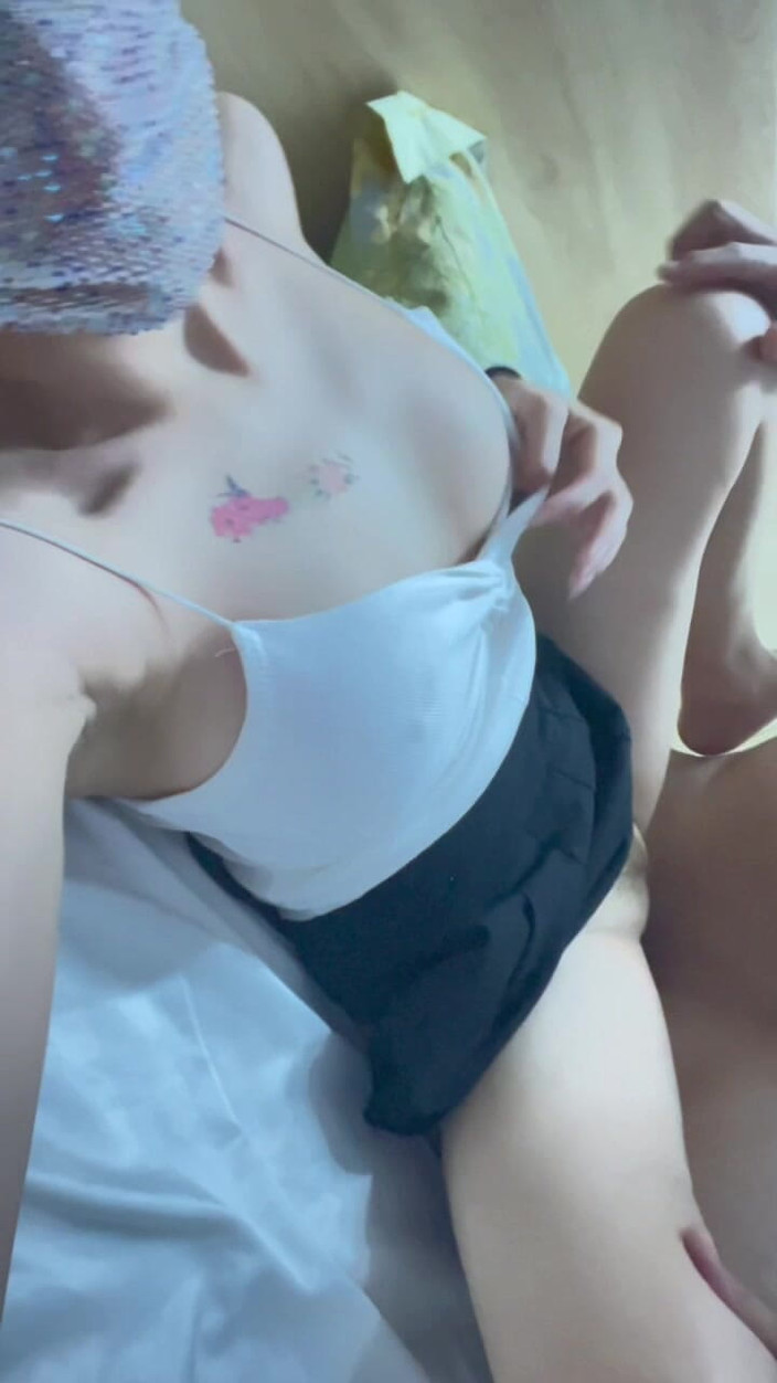 MiuBabee: La pequeña pregunta de mi novio no es eyacular