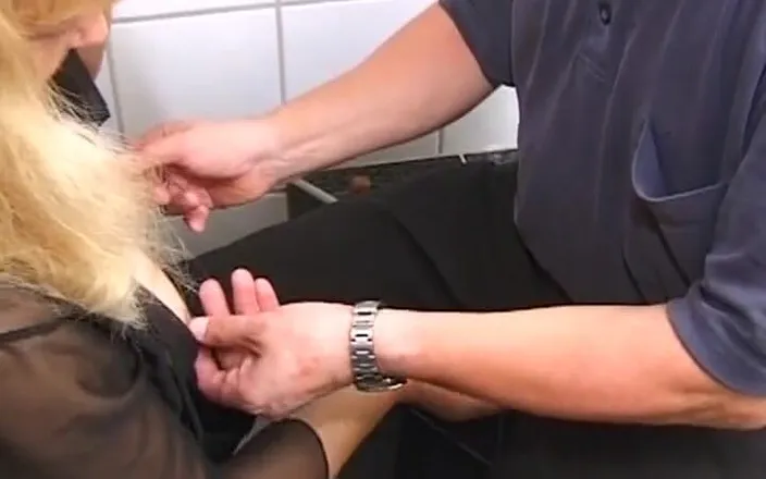 Deutsche Damen: Mature German Slut Sucks Dick and Fucks Dildo in BDSM...