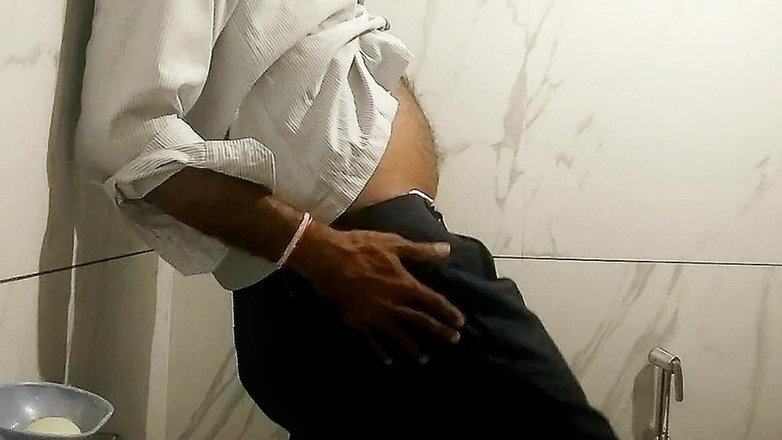 Meplayvid: Masturbazione in bagno al rallentatore