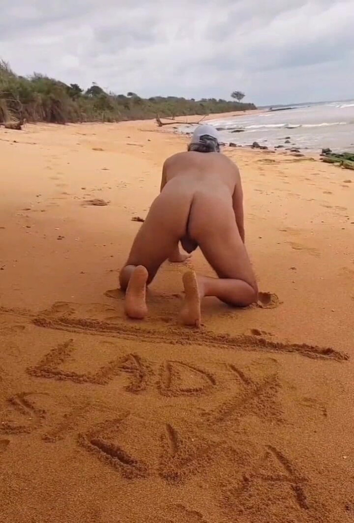 Ladysilvas: Ladysilva nago na plaży co za gorąca dupa