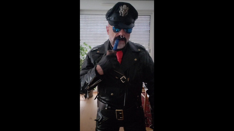 MusclesCigarsFFPig: Full Langlitz'de kırmızı kravat