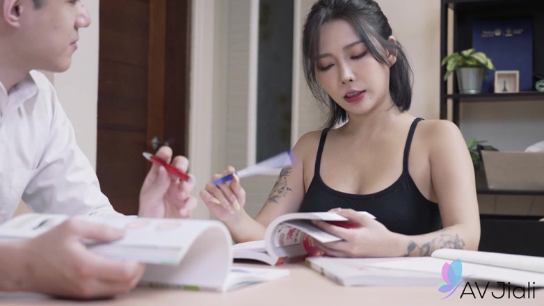 AV Jiali: Stacy Is a Horny Collegegirl Who Stops Time to Fuck...