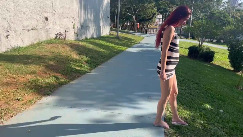 ksalnovinhos: 我带我的妻子去公园炫耀