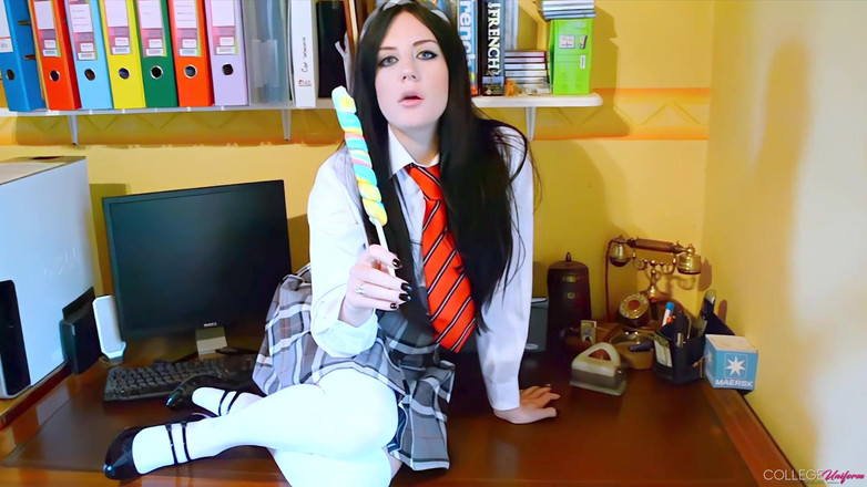 College Uniform: Video awek kolej panas yang menampilkan Samantha Bentley