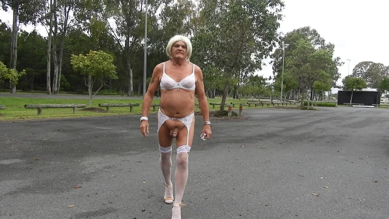 Sissy Becky: Sissyslutbecky dogging si jalang banci / pelacur