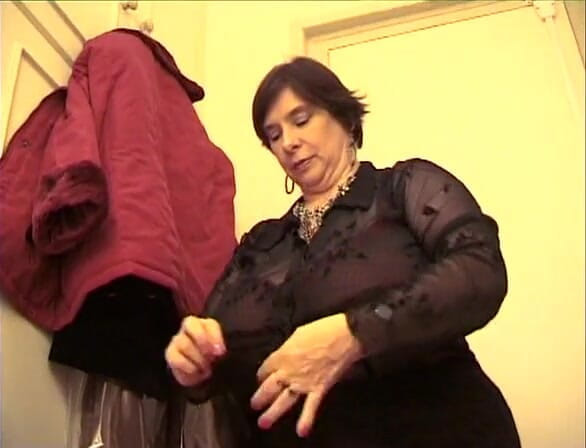 Hard Lesbians: Enorme madura se corre con su amiga