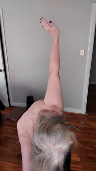 Sexy BBW Does Morning Naked Yoga!