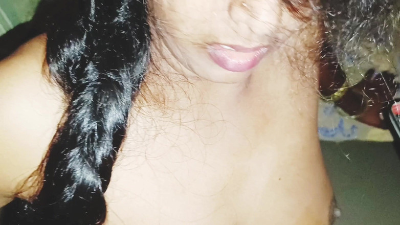 Telugu honey lips: テルグ語のおばさんとハスベンドの友人とのヌードセックス、テルグ語の淫語。