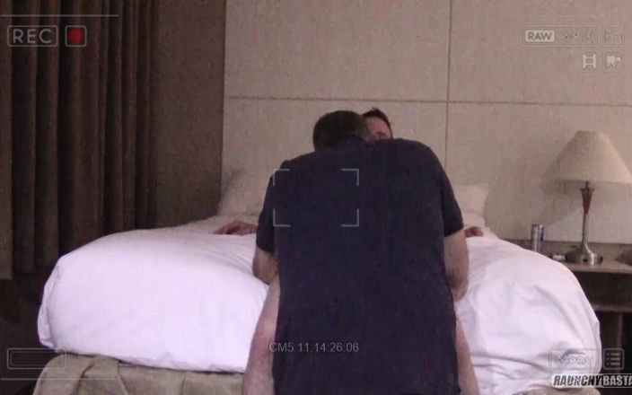 Raunchy Bastards: Tati însămânțează o groapă de spermă