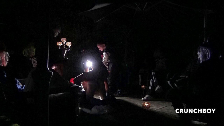 BAREBACK PORN SPY CAM: Amatorska kamera zerżnięta na oklep w nocy na Halloween