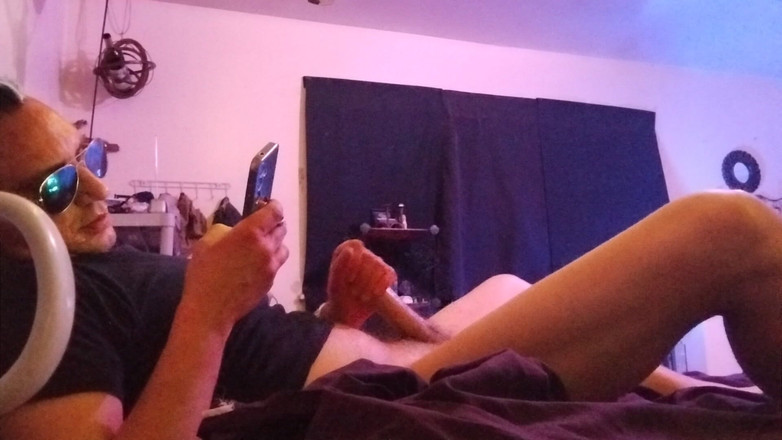 RoyToyBoi: L'amico con un grande cazzo spompina un carico