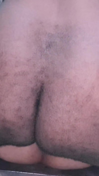 Ehemann macht ein videoanruf mit seinem freund und zeigt, wie er seine ehefrau fickt
