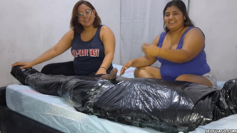 Selfgags femdom bondage: Lunas freund mumifiziert, geknebelt &amp;von claudia &amp; zoe