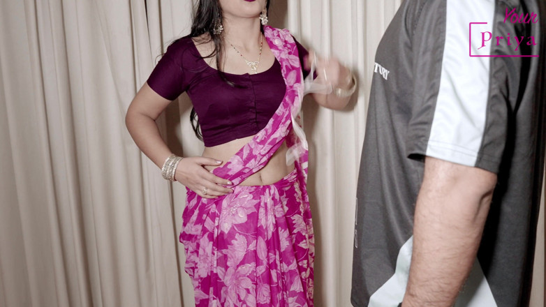 Your Priya: Madrasta gostosa transforma luta em romance quente e sexo depois...
