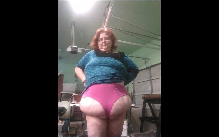 BBW nurse Vicki adventures with friends: 自撮りをたくさん撮って動画にしました