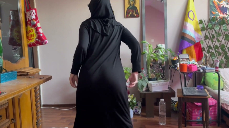 lanalovacutie: Habibi burlas y strip