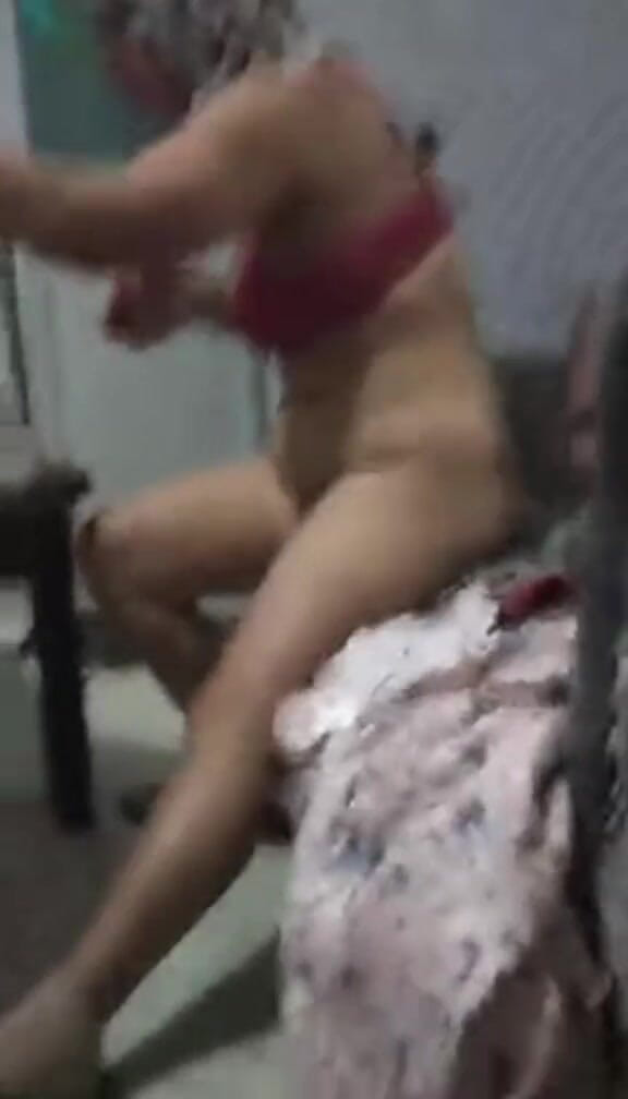 Goyangan Lahmi: Bữa tiệc chúc mừng năm mới vào ban đêm