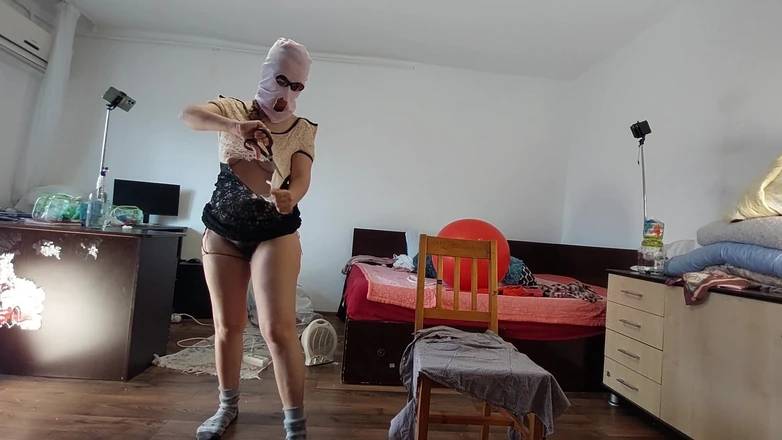 Amateur_MS: Sexy Wife with Hairy Pussy Dances Naked.