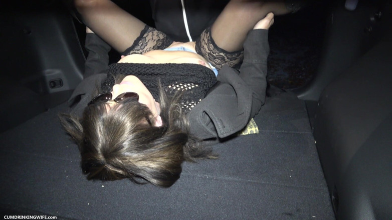 Cumdrinking Wife: Nighttime Gangbang at the Rest Area