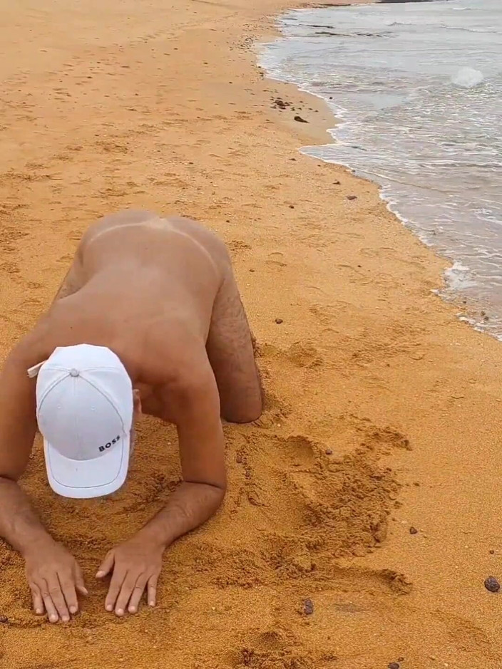 Ladysilvas: Сексуальная задница LadySilva на пляже