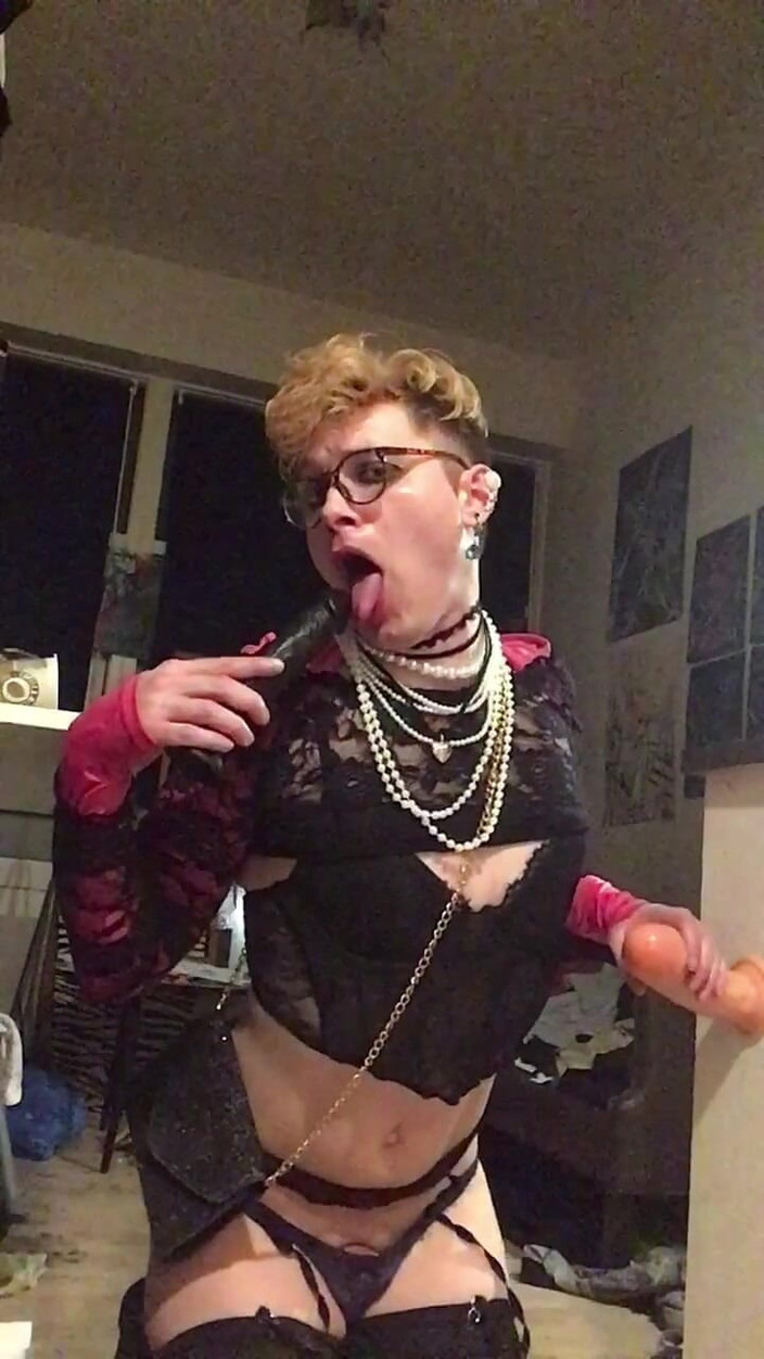 Sissy Cindy Slut: Odhalená děvka Sissy Cums