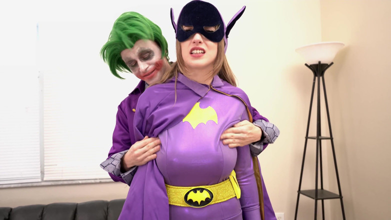 Conor Coxxx: Batgirl nas mãos do Coringa com Octavia Red