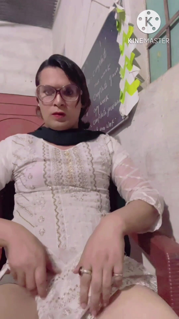 Apple00001: This Hole Will Be Your Goal.