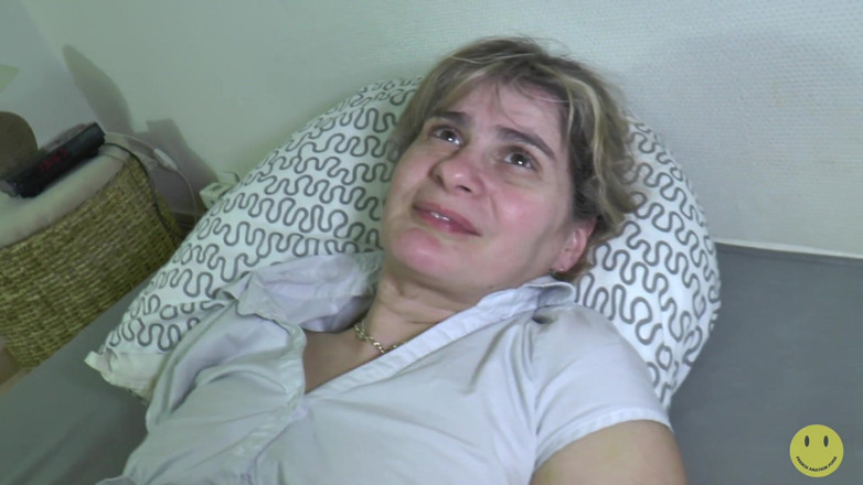 French Amateur Porn: 흑인 창녀에게 피스팅 당하는 40살