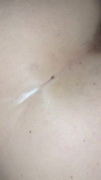 妻のクリームを楽しんでいる