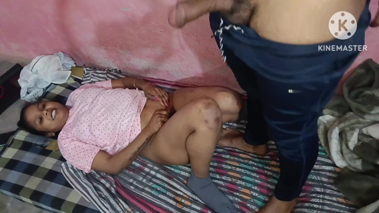 East Delhi: Une fille du village baise pour la première fois