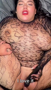 Oblékám se do sexy mesh oblečení, abych požádala mého nevlastního bratra, aby mi ošukal zadek - Savannah Watson