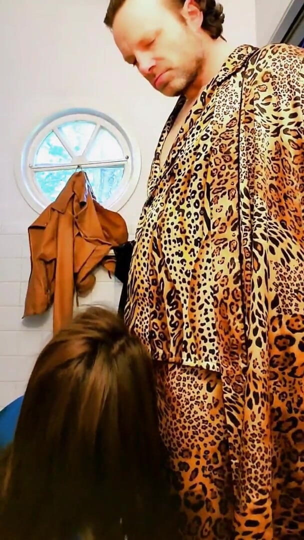 Satin Fetish King: Сочная милфа в атласе фетиш сосет королевский член атласного фетиша