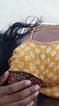 Padrastro follando su desi bhabhi suhagraat