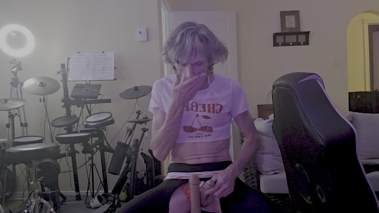 Filomena: Сексифиломена делает свои обязанности по дому и веселится