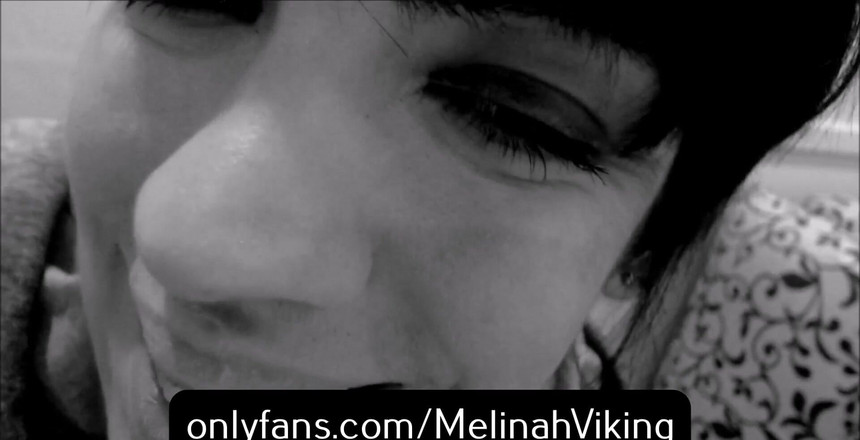 Melinah Viking: 目の崇拝