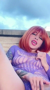 Anitta Mahu Semua Orang Melihatnya Di Teres Semasa Dia Menghisapnya