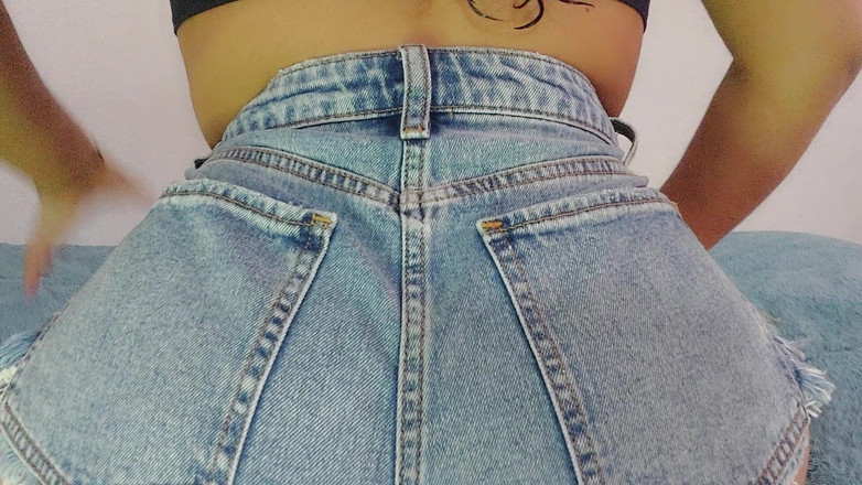 Josyandhot: Usikan amatur terbaik: seluar pendek mini dan lengkung sebenar. Bhabhi...